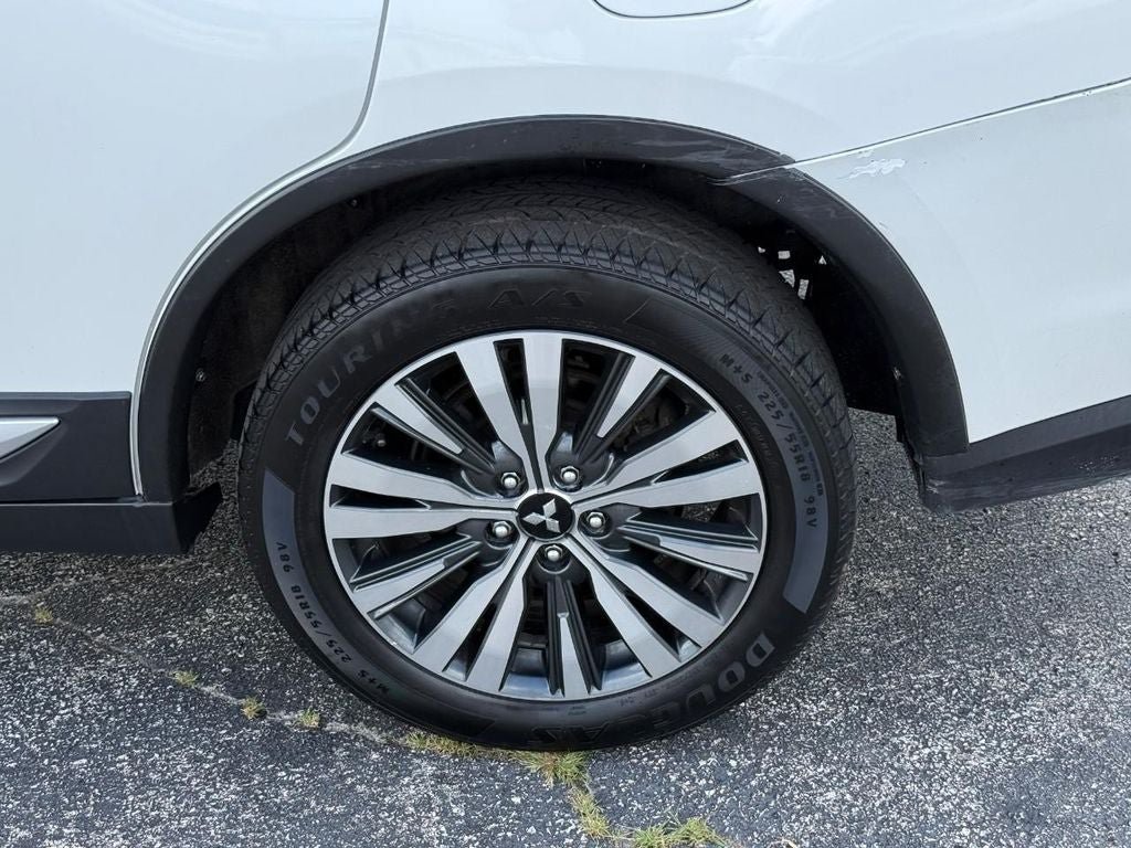 Used 2020 Mitsubishi Outlander ES AWD/4WD image 6