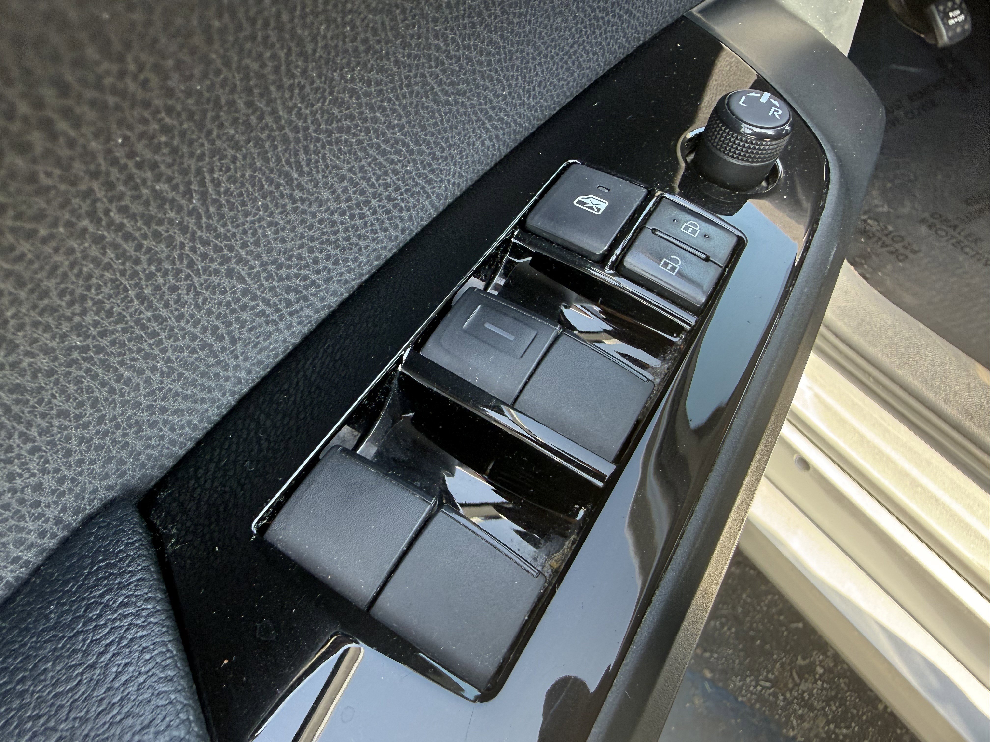Used 2022 Toyota Prius Prime XLE image 13