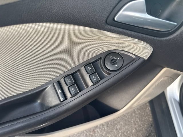 Used 2014 Ford Focus SE FWD image 16