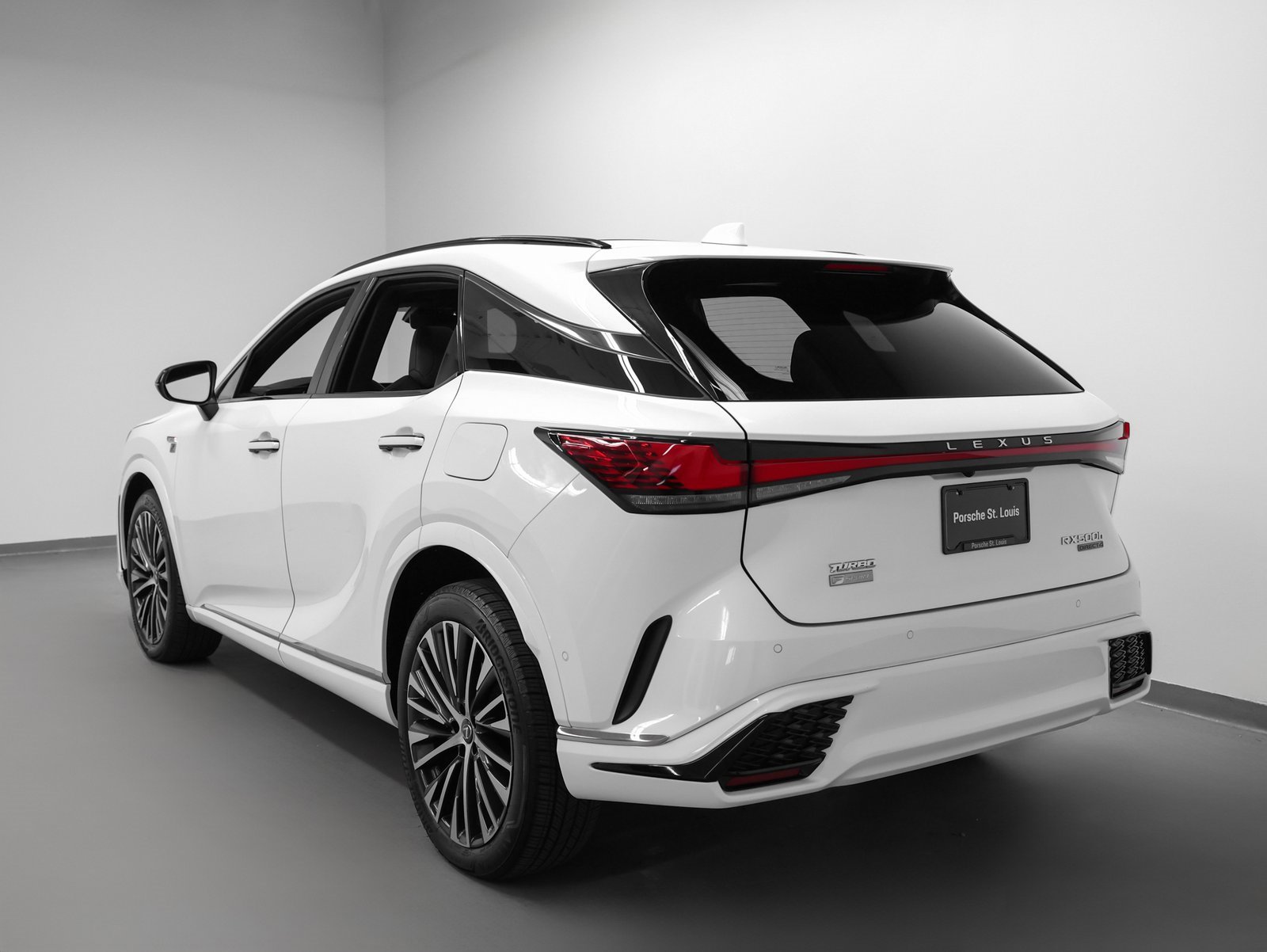 Used 2023 Lexus RX 500h F Sport image 3