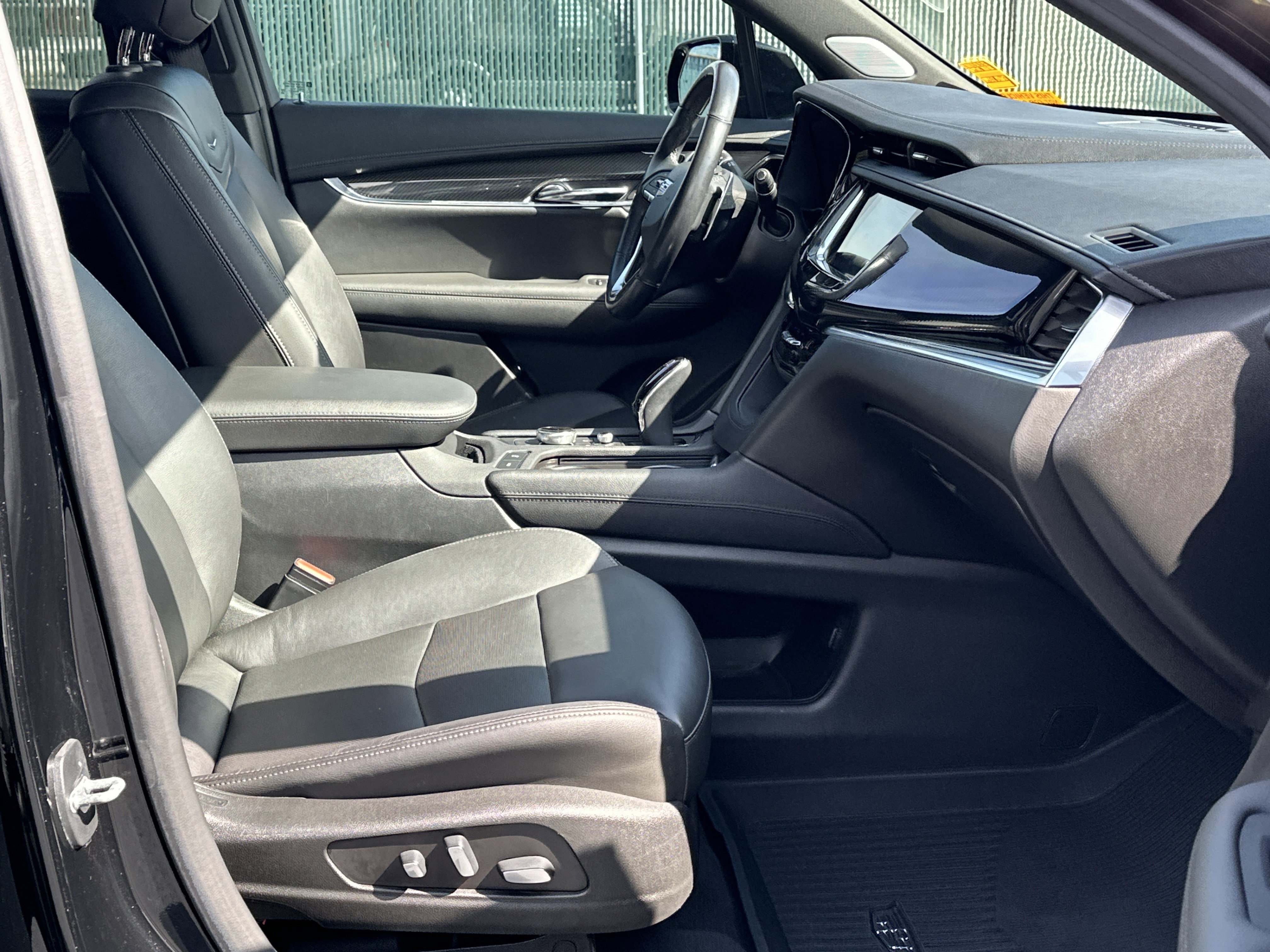 Used 2021 Cadillac XT6 Sport AWD/4WD image 12