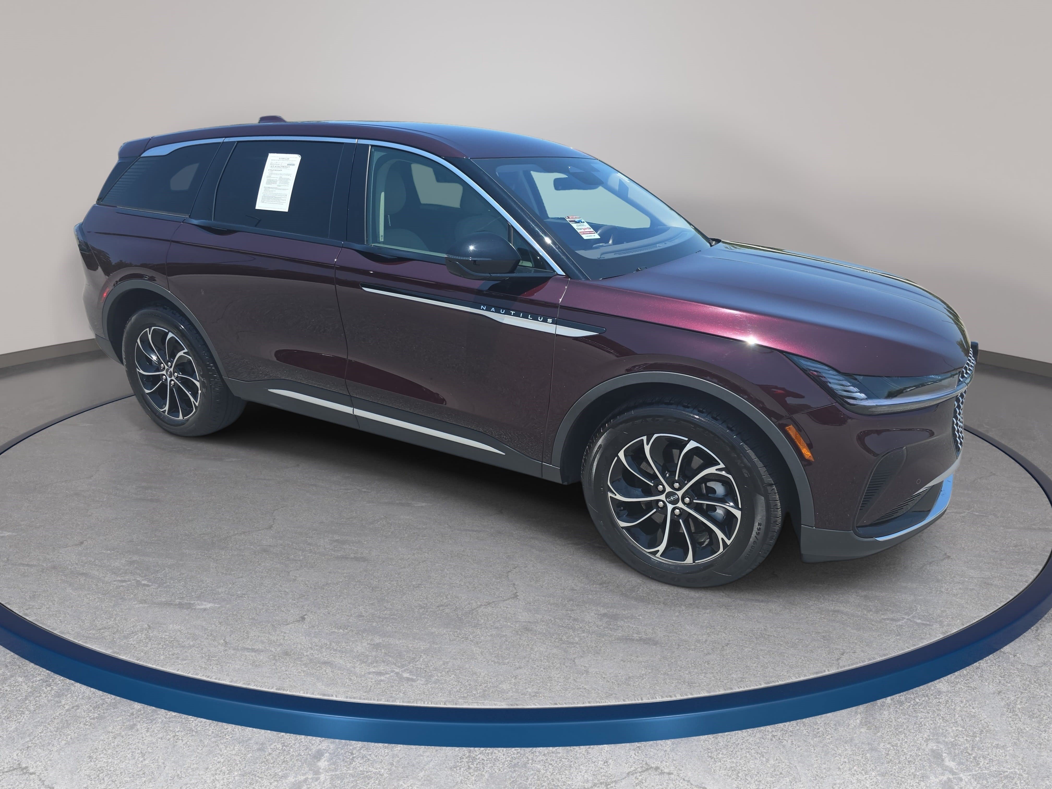 Certified 2025 Lincoln Nautilus Premier AWD/4WD image 3