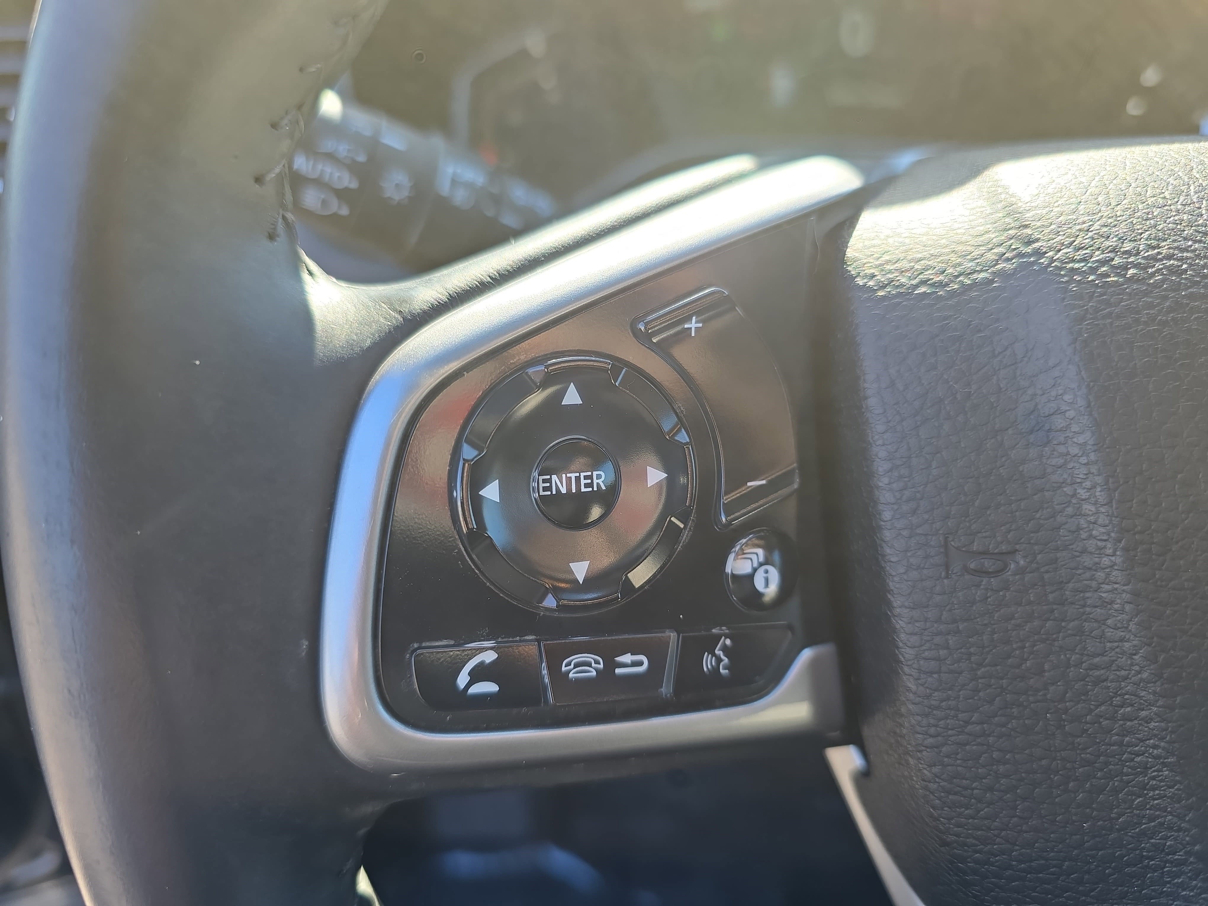 Used 2020 Honda CR-V Touring image 17