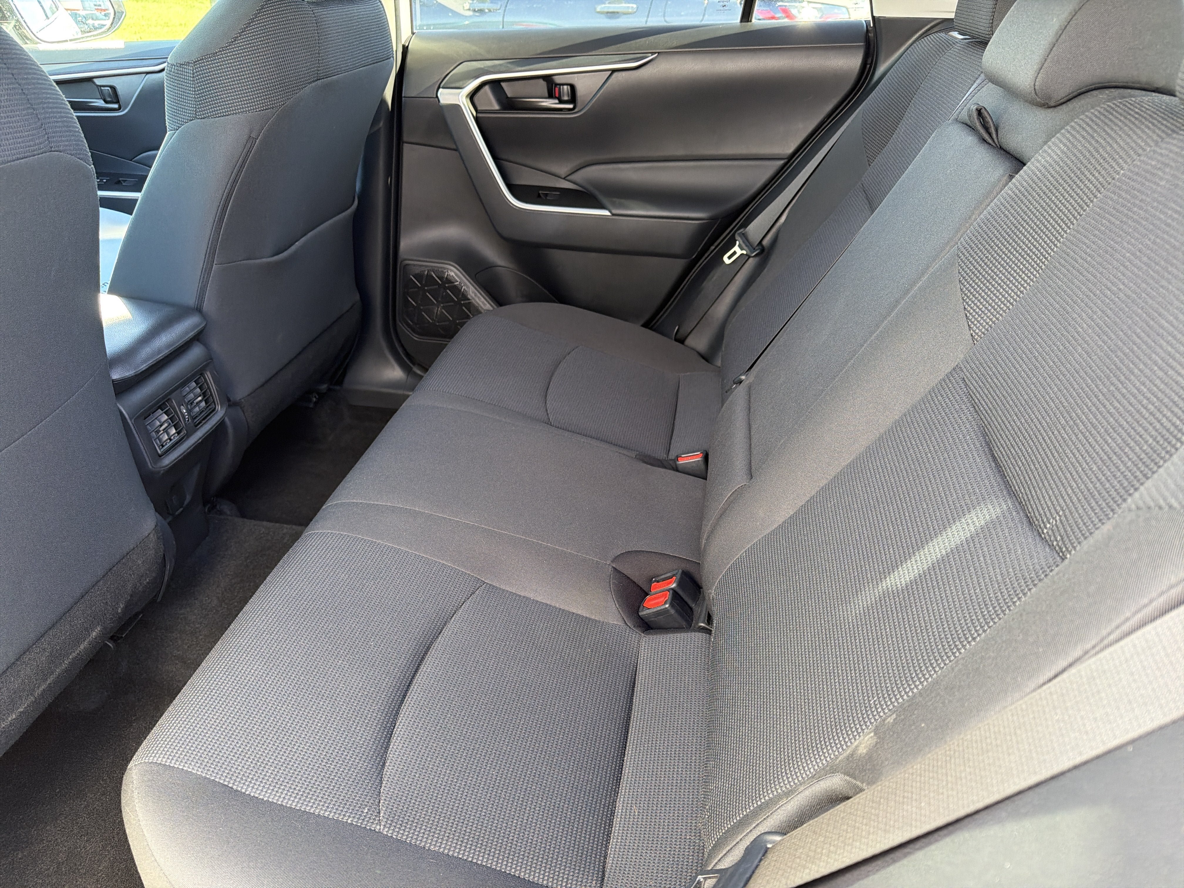 Used 2023 Toyota RAV4 LE AWD/4WD image 20