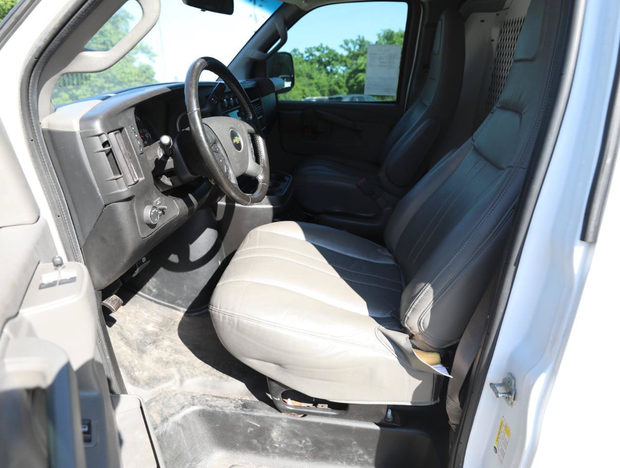 Used 2020 Chevrolet Express 2500 w/ Driver Convenience Package RWD image 19