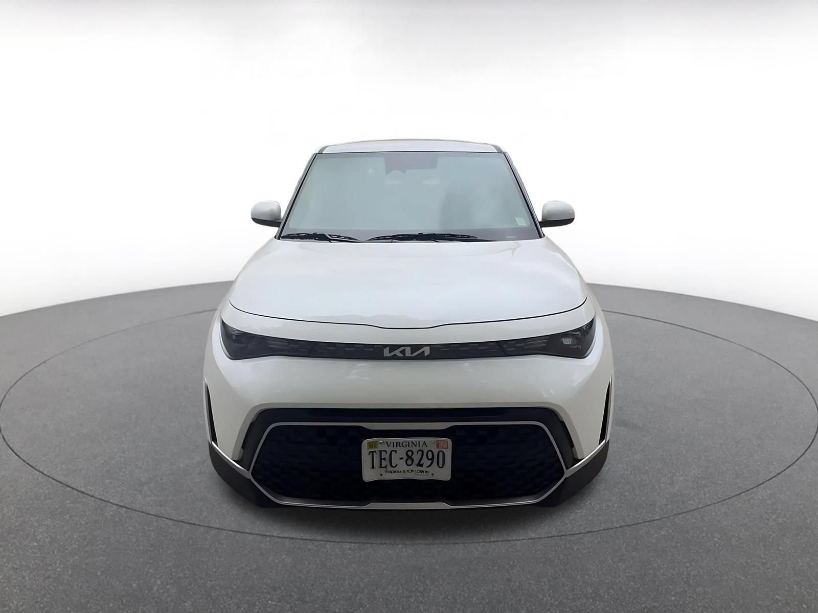 Used 2025 Kia Soul LX w/ LX Technology Package FWD image 4