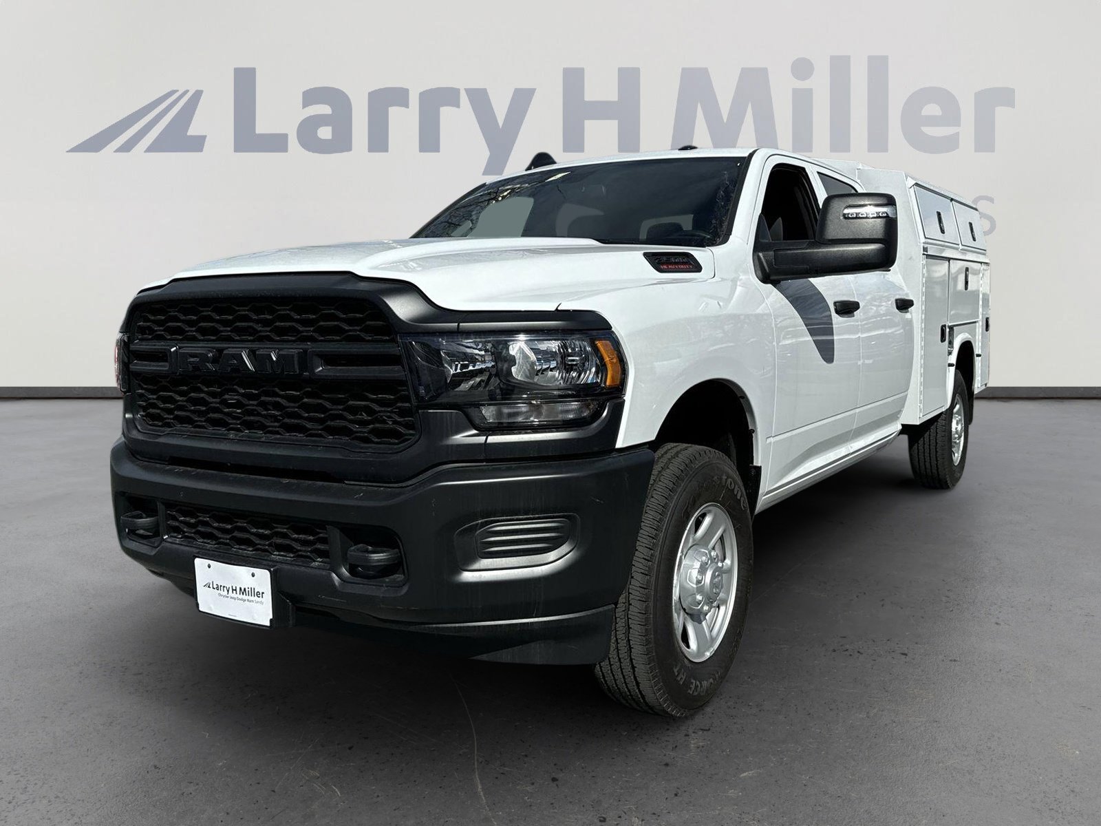 New 2023 RAM 3500 Tradesman image 4