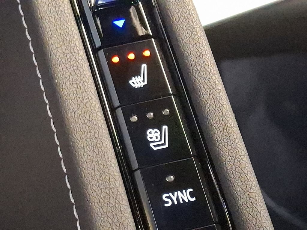 Used 2024 Chevrolet Corvette Stingray Preferred Cpe w/ 2LT image 25