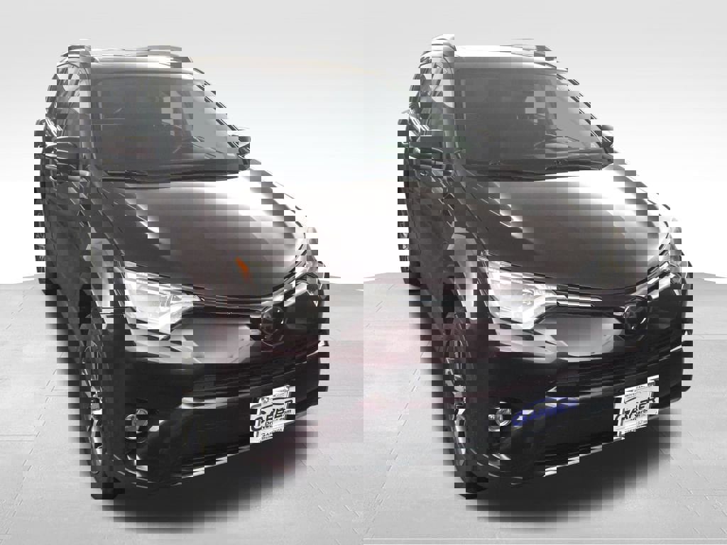 Used 2018 Toyota RAV4 XLE image 9