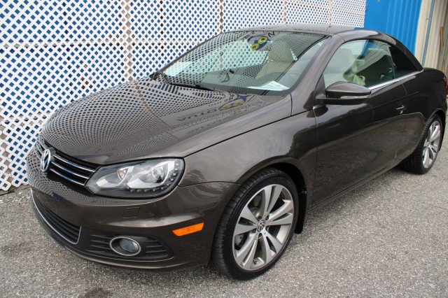 Used 2013 Volkswagen Eos Lux image 24