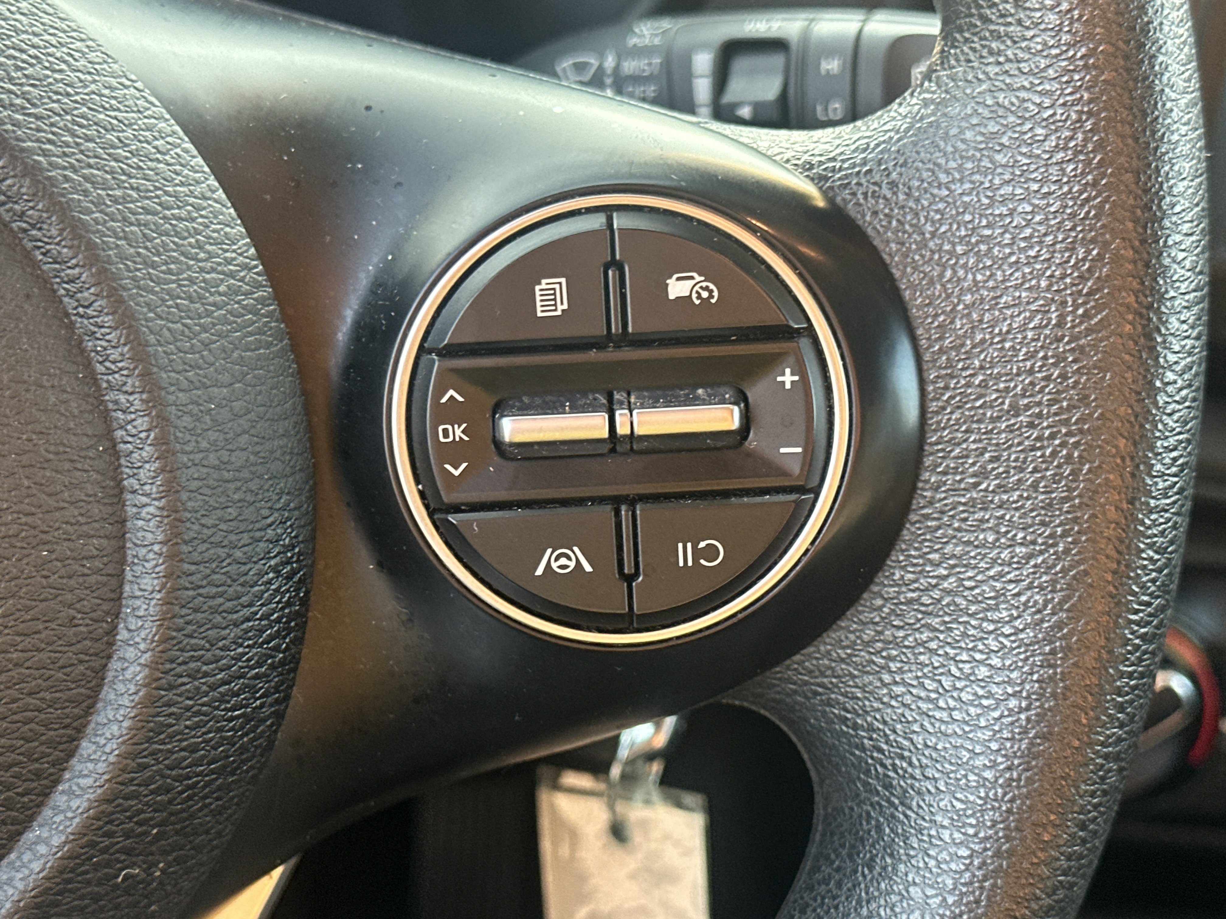 Used 2024 Kia Soul LX w/ Option Group 015 FWD image 25