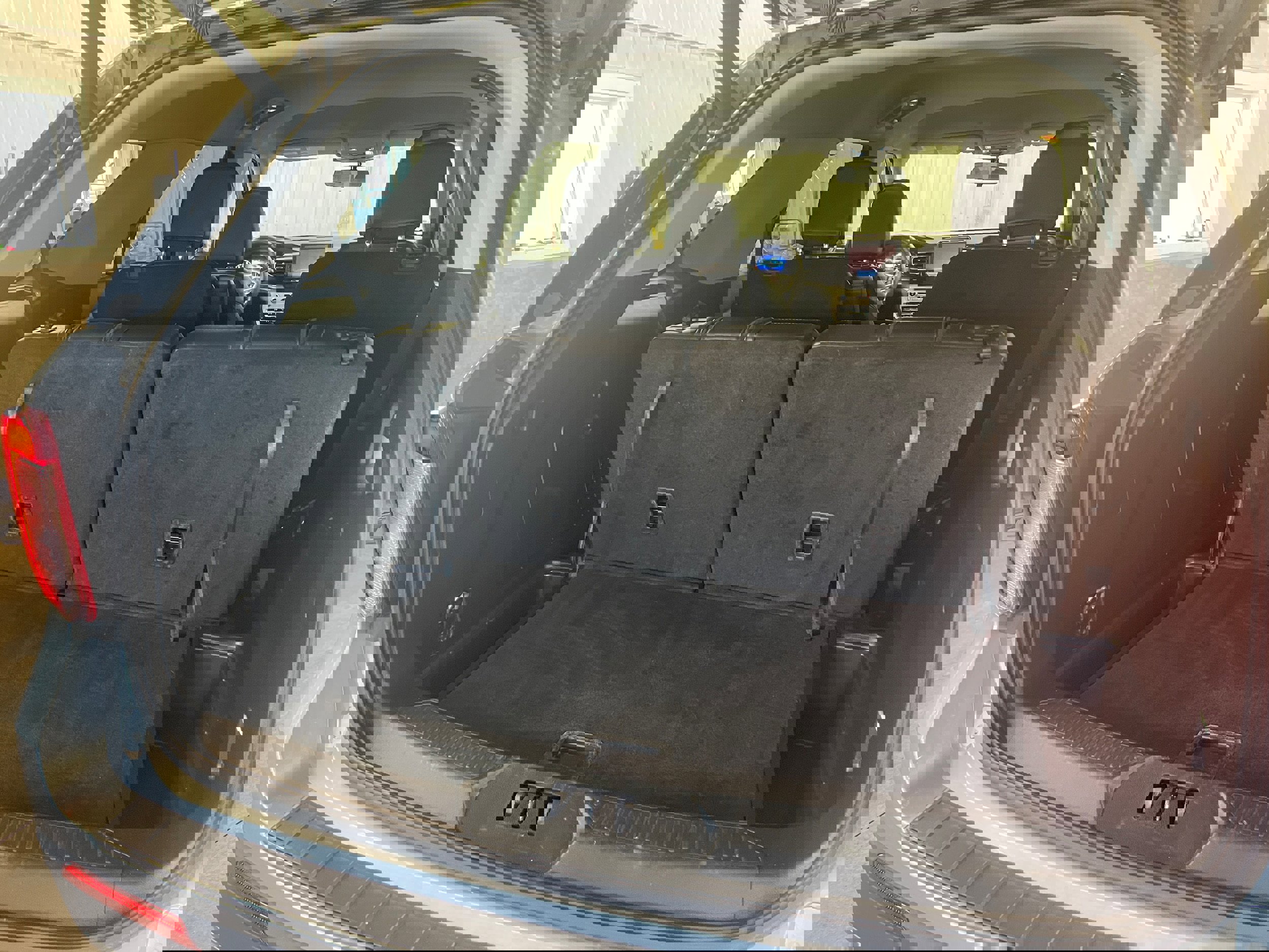 Used 2023 Ford Explorer XLT w/ Equipment Group 202A image 25