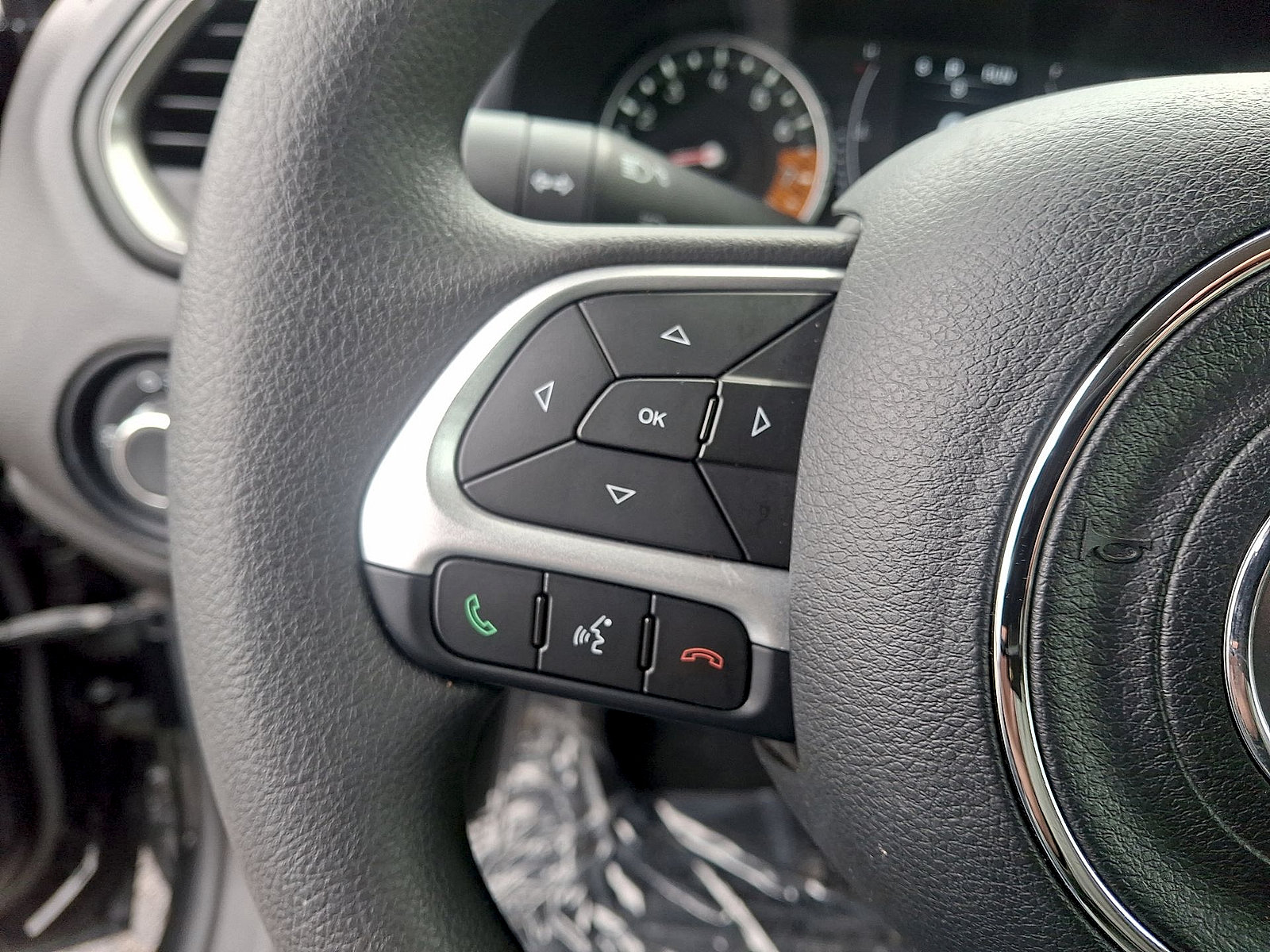 Used 2023 Jeep Renegade Latitude AWD/4WD image 17