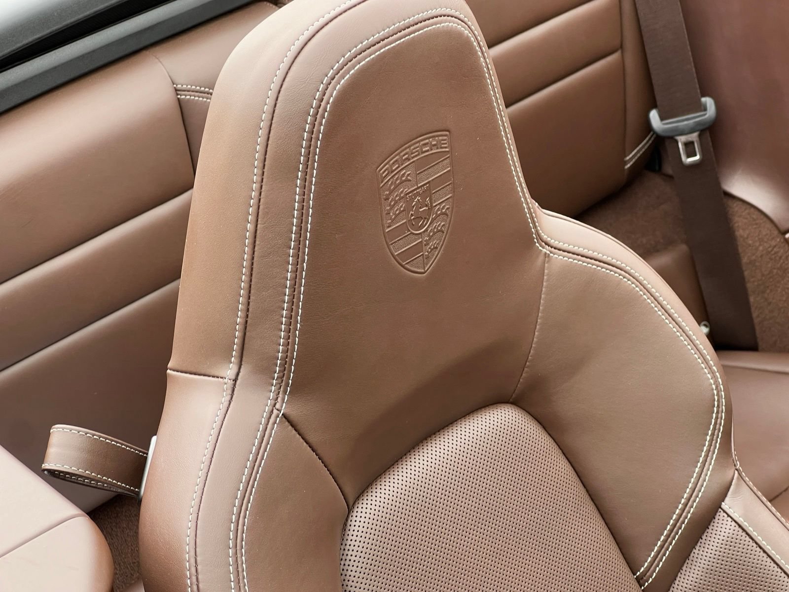Certified 2020 Porsche 911 Carrera 4S AWD/4WD image 32