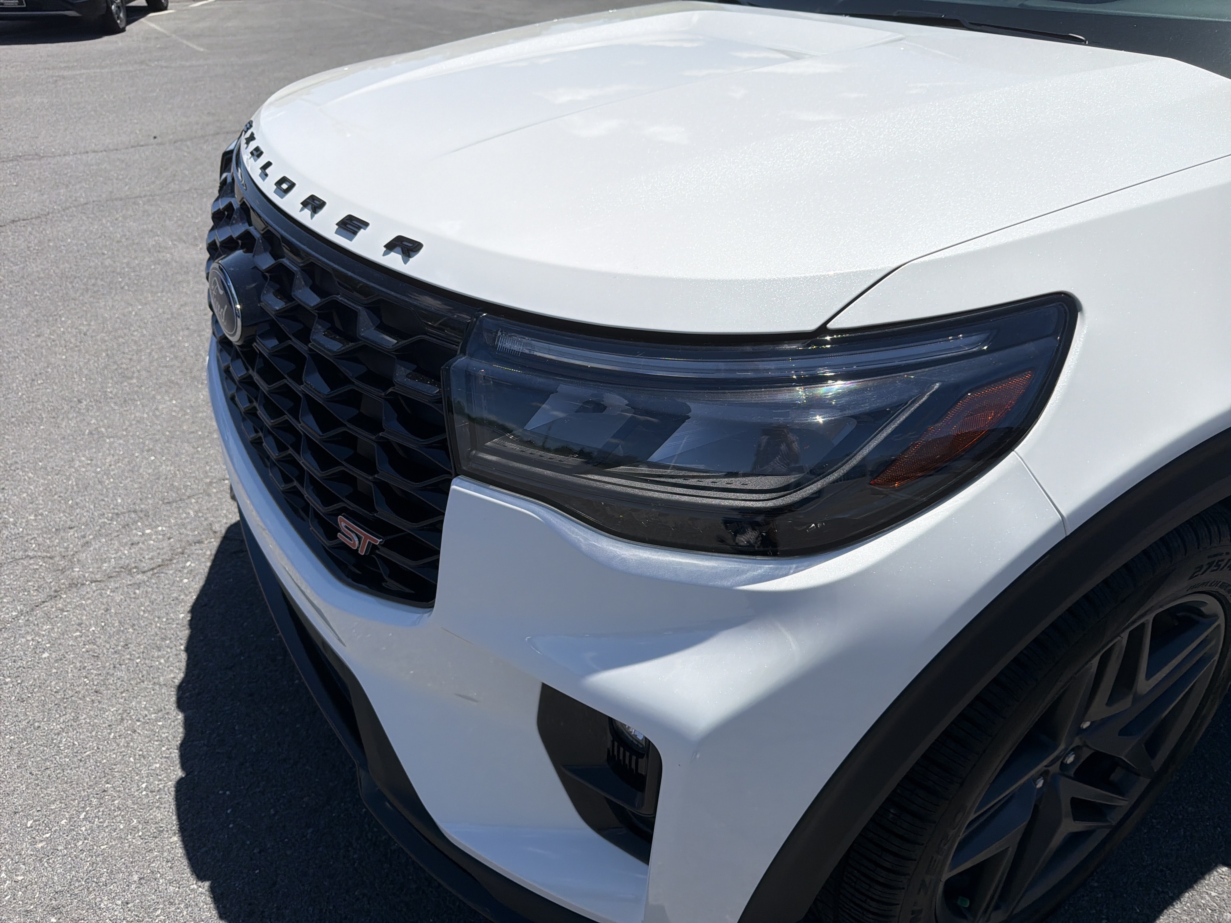 Used 2025 Ford Explorer ST AWD/4WD image 10