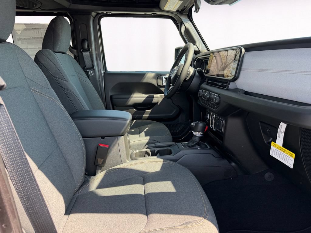 New 2025 Jeep Gladiator Sport AWD/4WD image 15