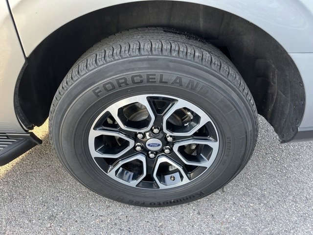 Used 2023 Ford Expedition Max XLT image 23