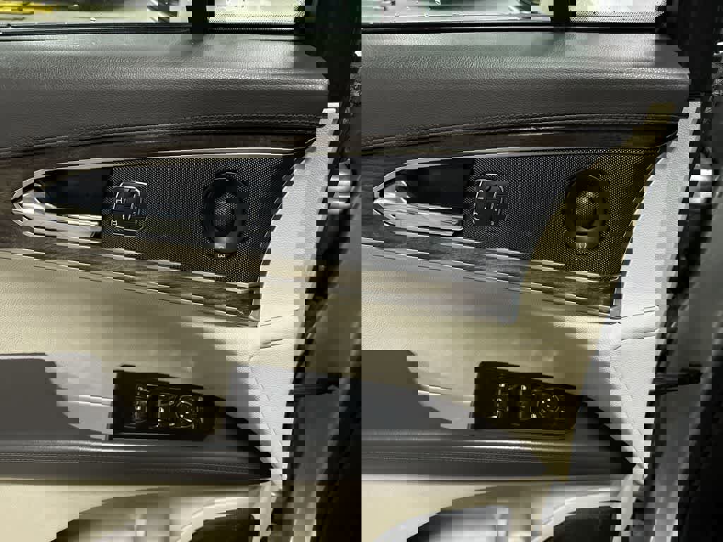 Used 2016 Lincoln MKX Reserve image 23