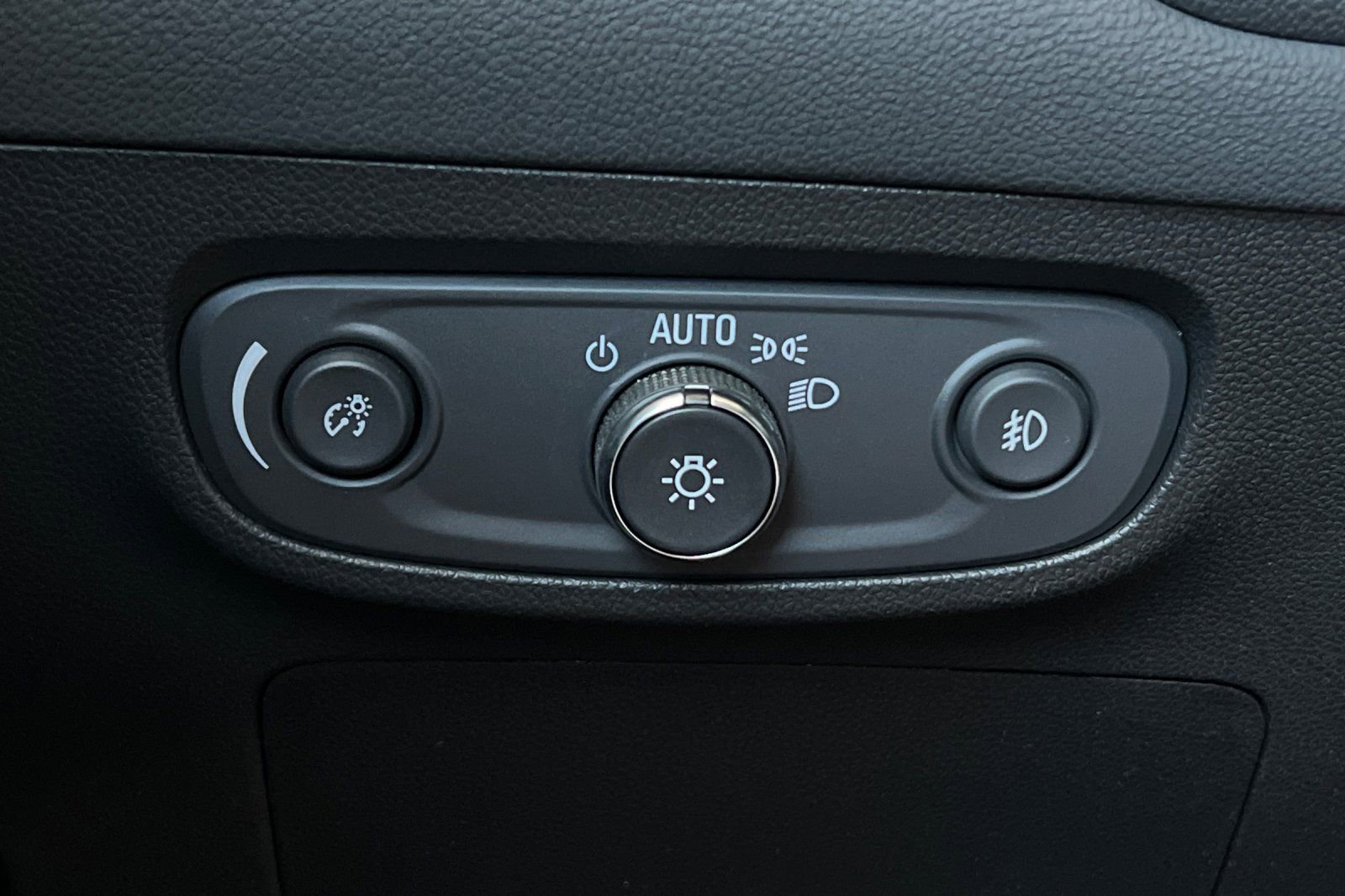 Used 2023 Buick Encore GX Preferred w/ Cold Weather Comfort Package image 35