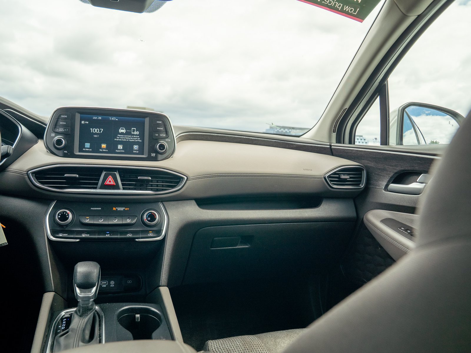 Used 2019 Hyundai Santa Fe SE AWD/4WD image 17