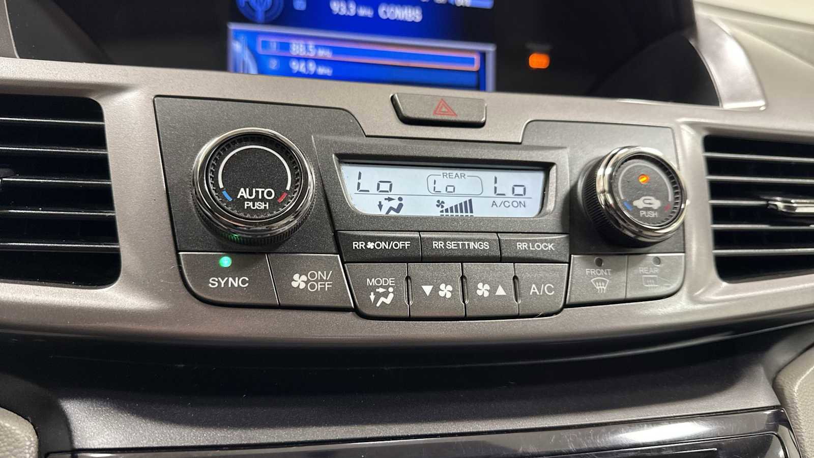 Used 2017 Honda Odyssey SE image 20