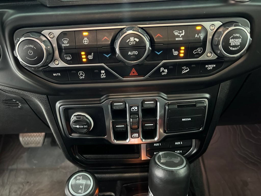 Used 2021 Jeep Wrangler Unlimited Sahara AWD/4WD image 17