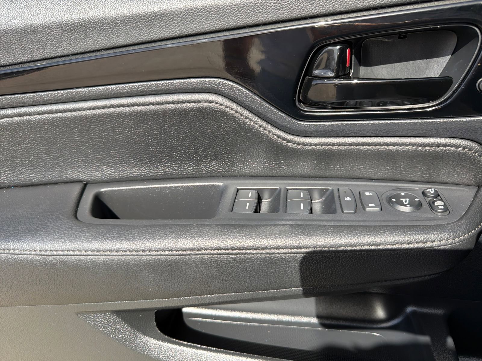 Used 2025 Honda Odyssey Elite image 15