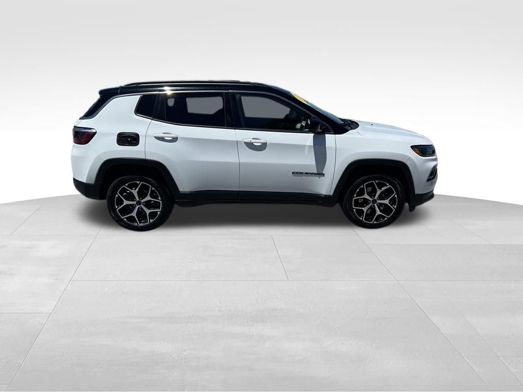 Used 2025 Jeep Compass Limited AWD/4WD image 8
