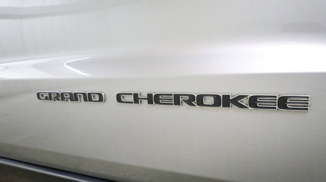Used 2020 Jeep Grand Cherokee Limited AWD/4WD image 23