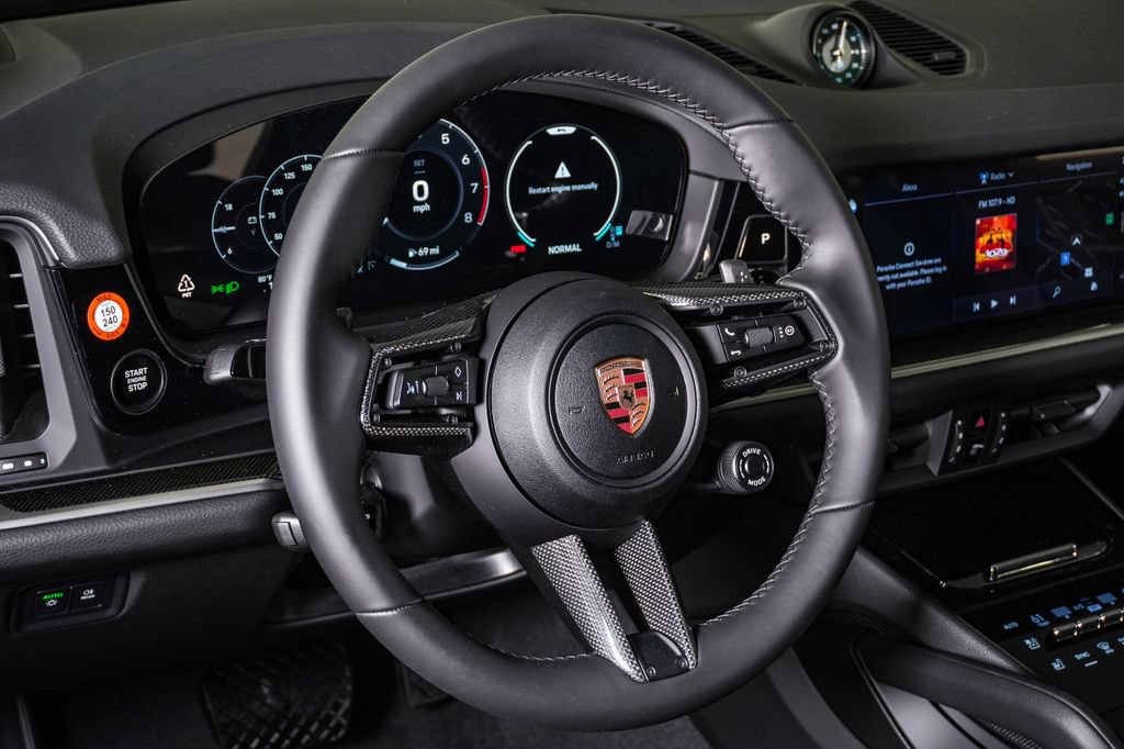New 2026 Porsche Cayenne Coupe AWD/4WD image 18