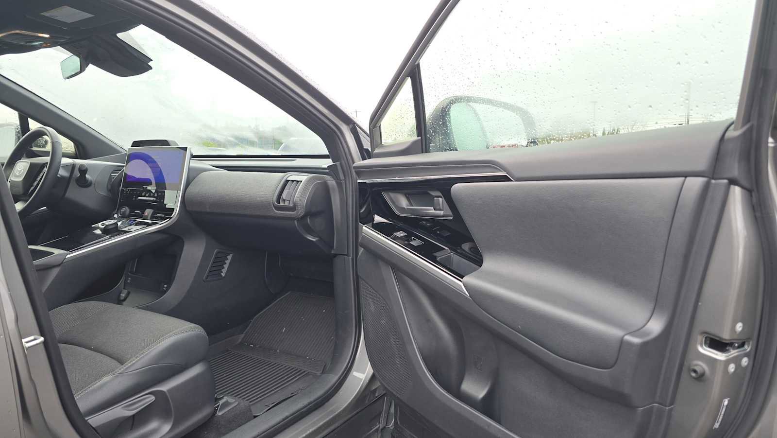 Used 2024 Toyota bZ4X XLE w/ Weather Package image 10