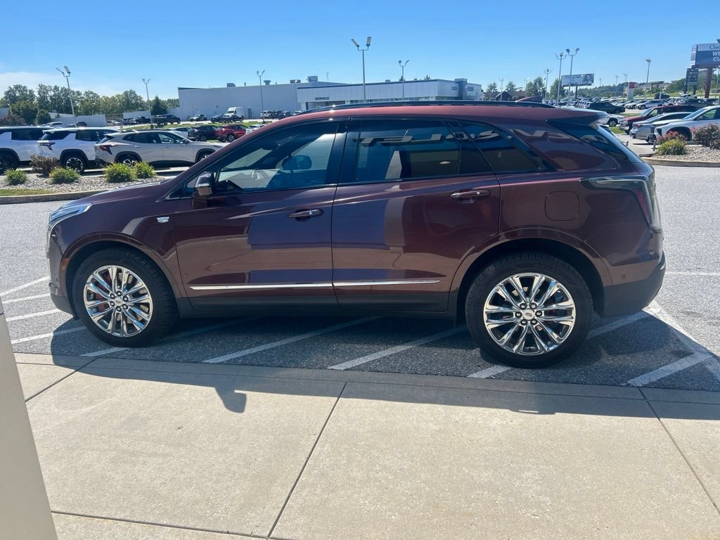 Used 2022 Cadillac XT5 Sportv w/ Technology Package AWD/4WD image 3