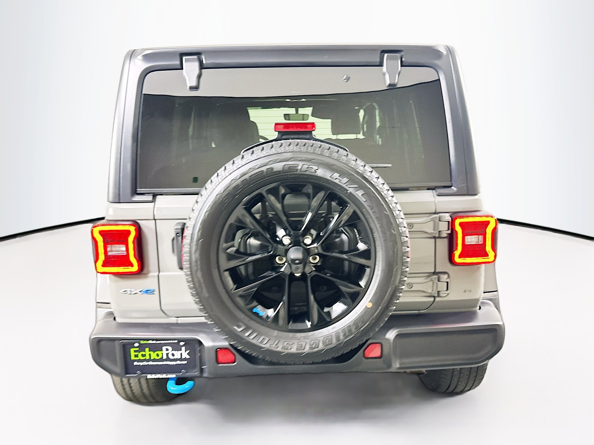 Used 2023 Jeep Wrangler Sahara w/ Cold Weather Group image 7