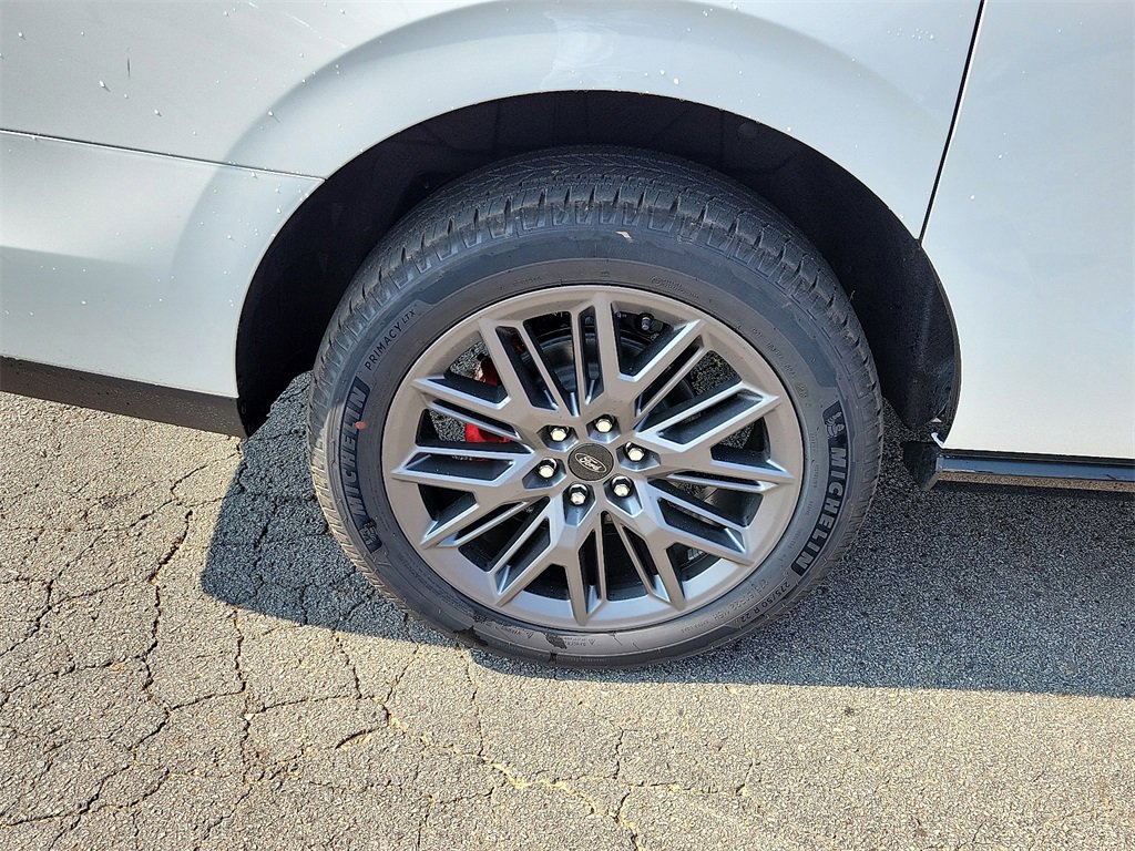 New 2025 Ford Expedition Max Platinum w/ Stealth Performance Package image 7