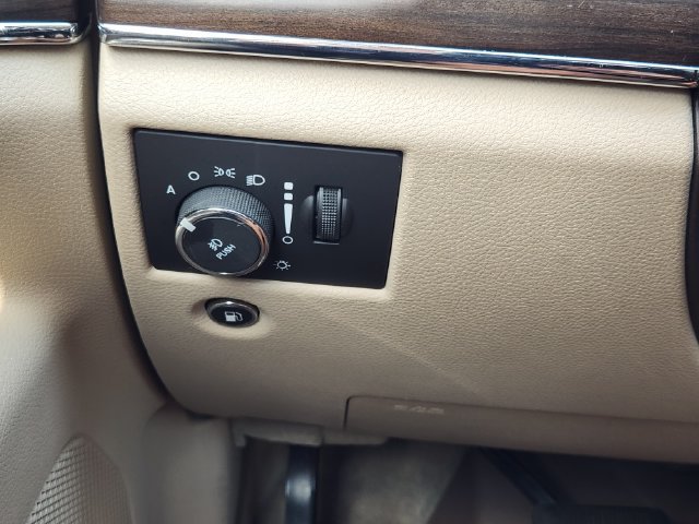 Used 2016 Jeep Grand Cherokee Overland AWD/4WD image 22