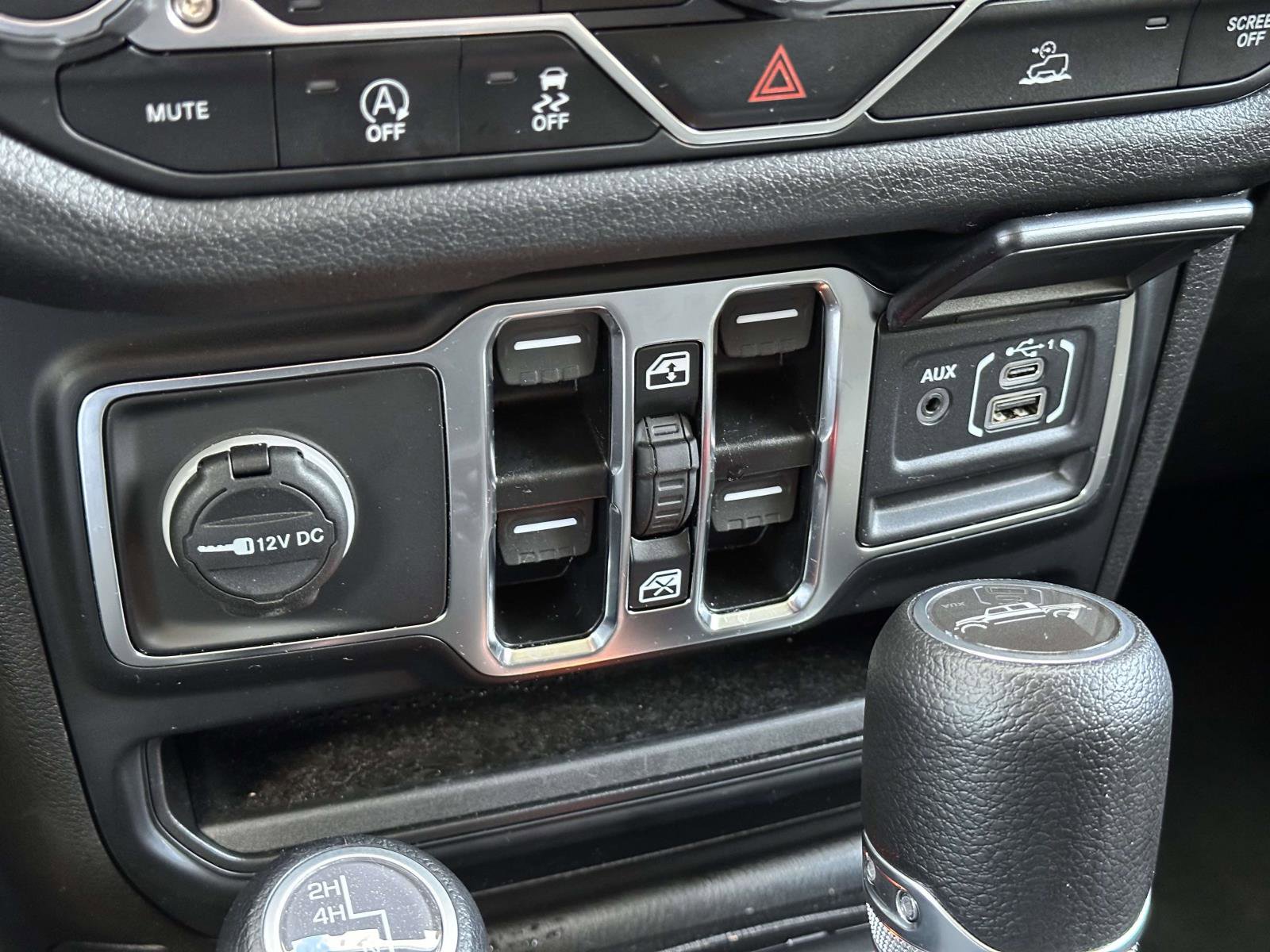 Used 2024 Jeep Gladiator Sport image 30