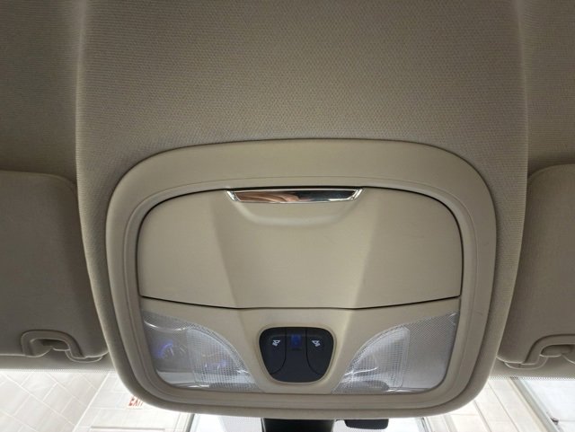 Used 2017 Chrysler 200 Limited Platinum w/ Comfort & Convenience Group image 22