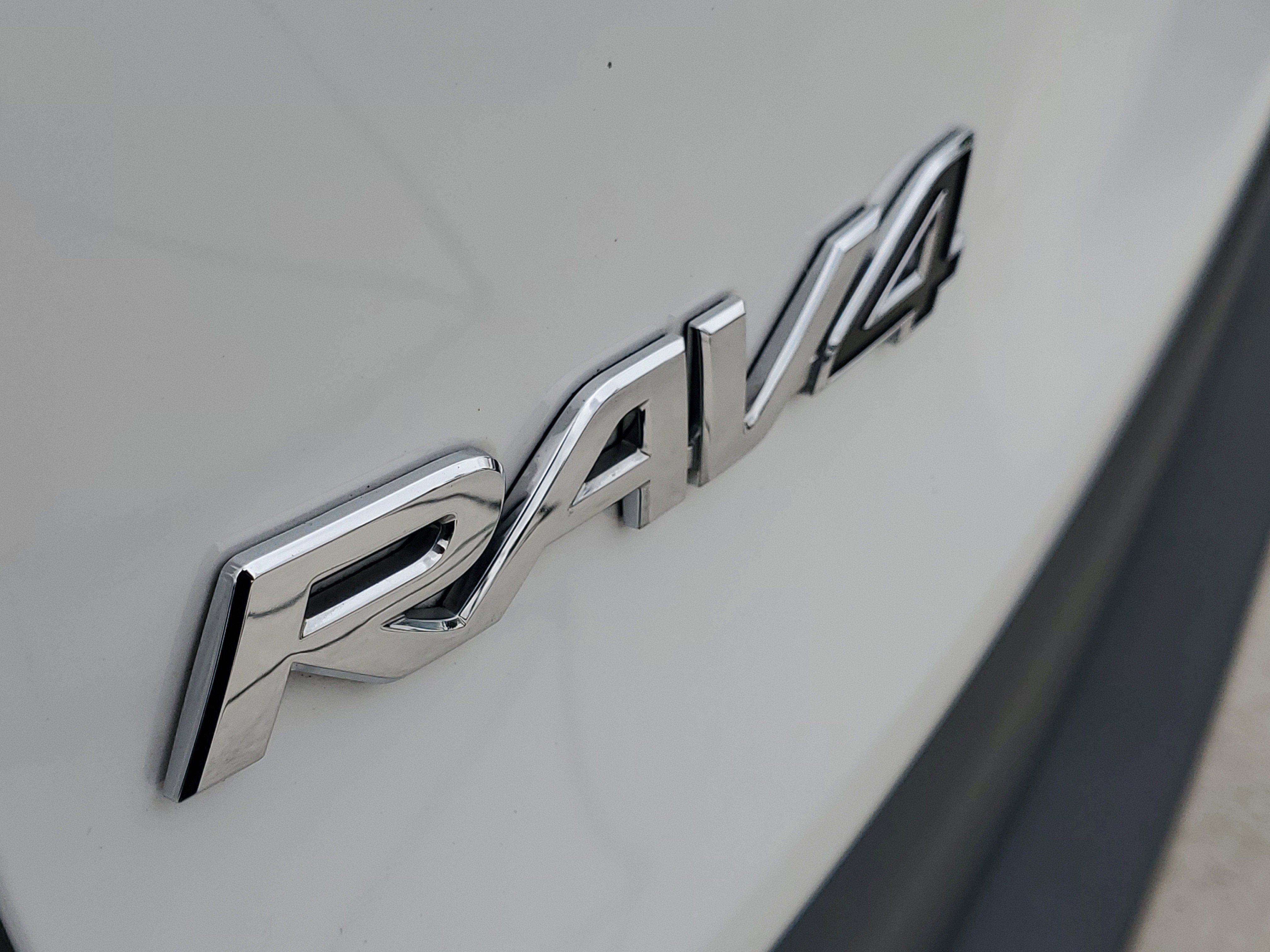 Used 2024 Toyota RAV4 XLE image 9