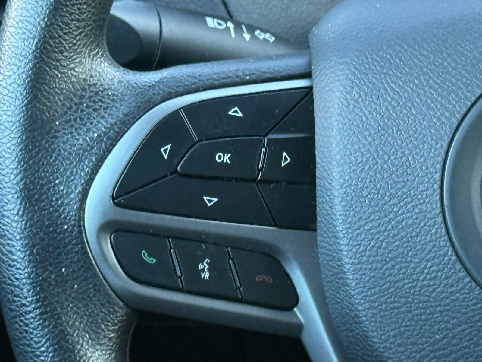 Used 2019 Jeep Cherokee Latitude w/ Popular Appearance Group image 25