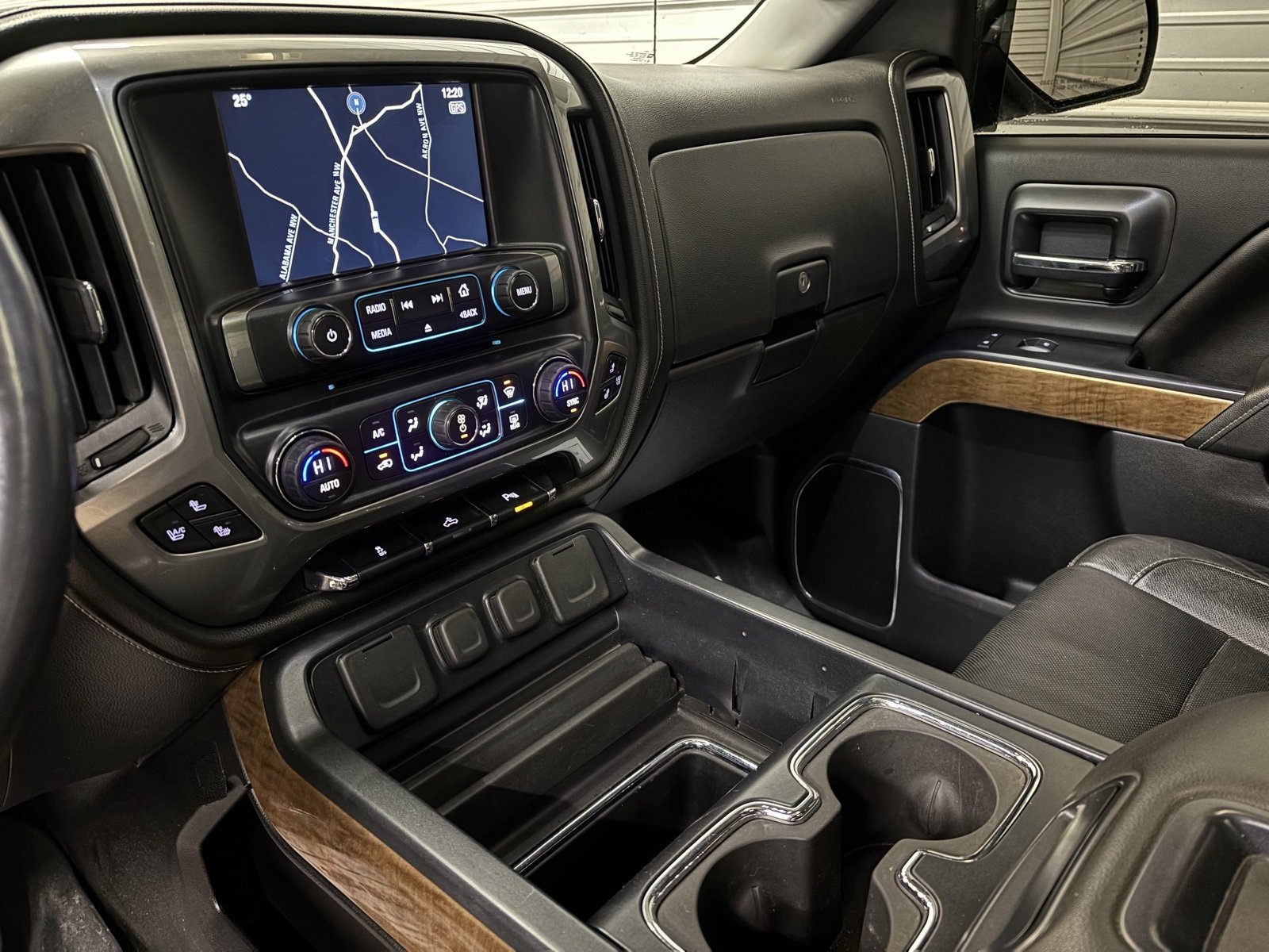 Used 2015 Chevrolet Silverado 2500 LTZ image 22