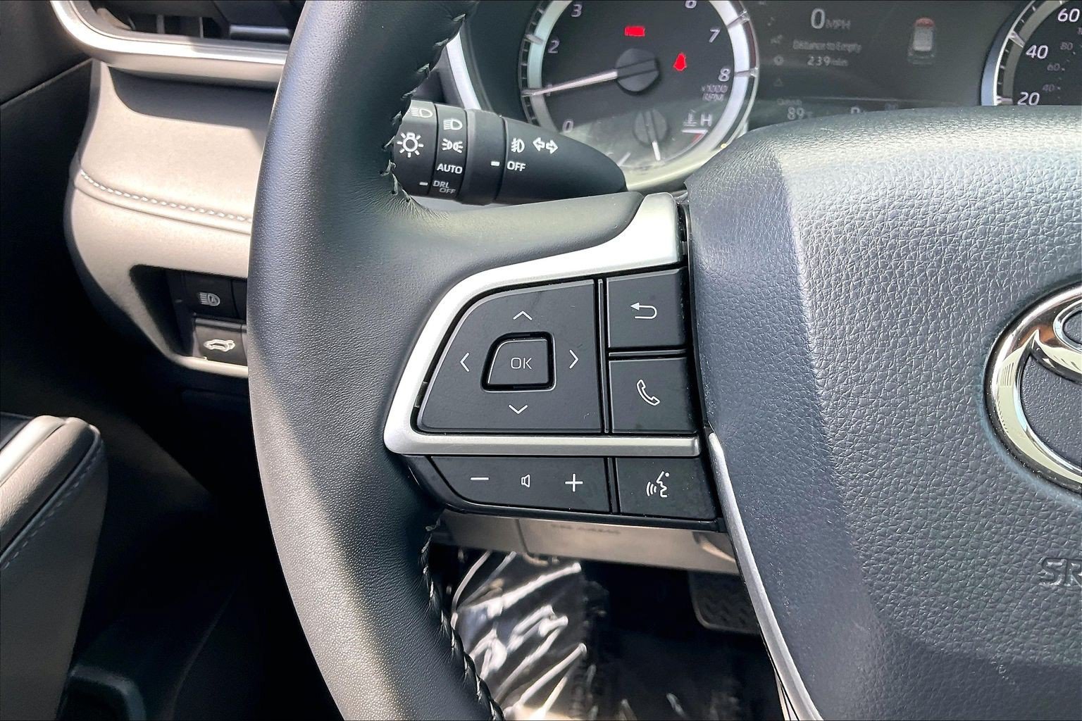 Used 2026 Toyota Highlander XLE AWD/4WD image 23