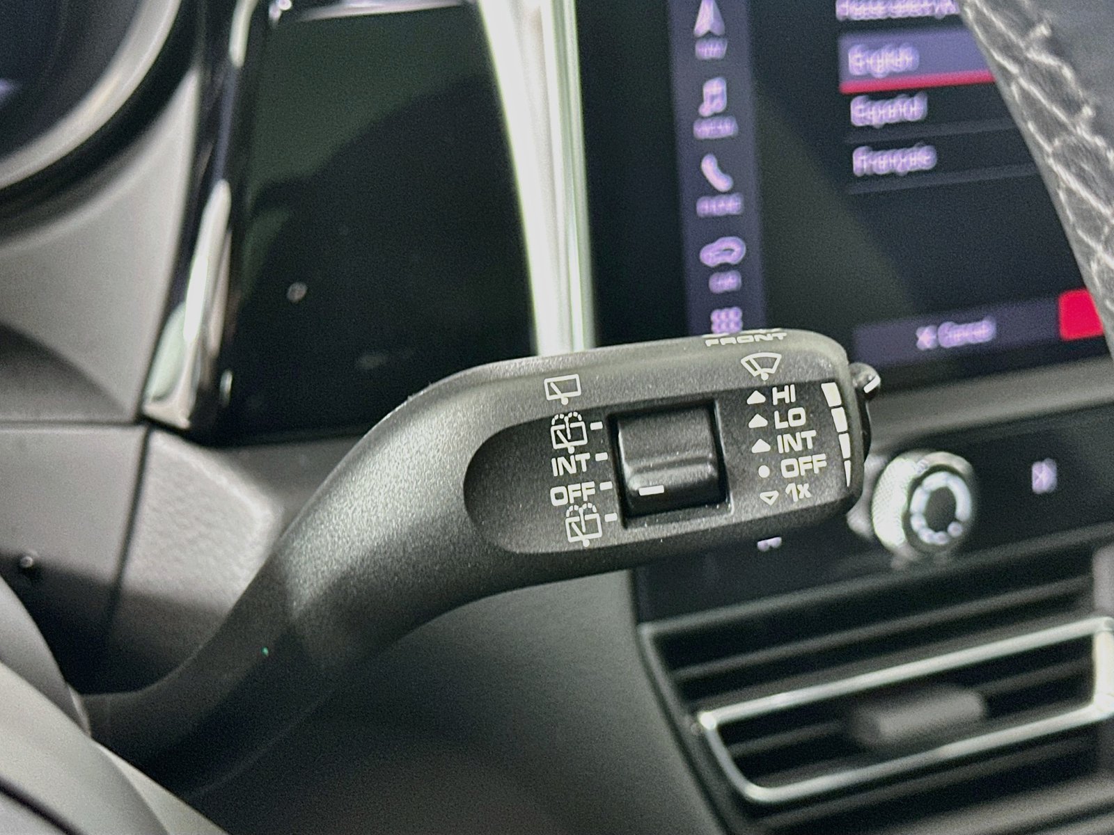 Certified 2022 Porsche Macan AWD/4WD image 21