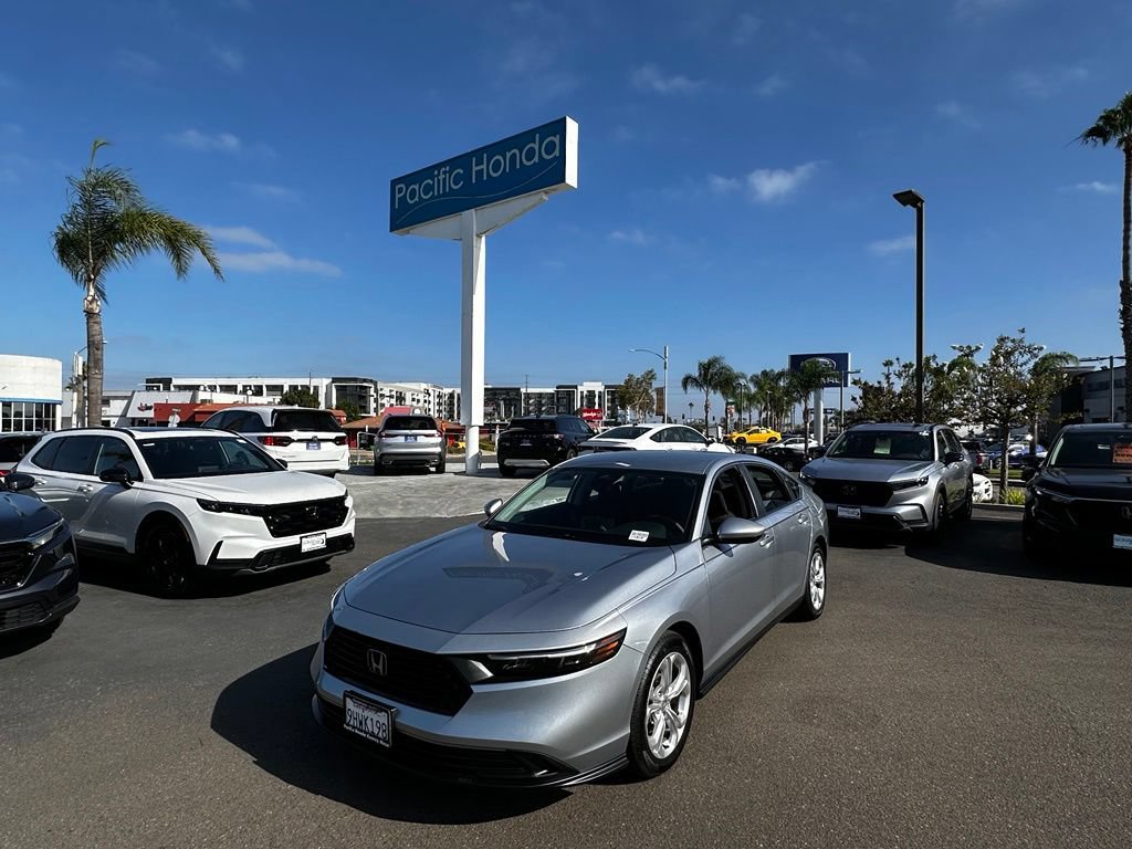 Used 2023 Honda Accord LX image 2
