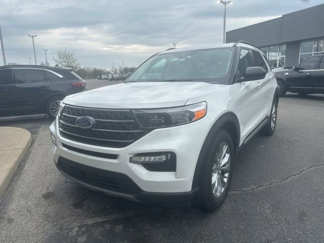 Used 2021 Ford Explorer XLT w/ Equipment Group 202A image 2