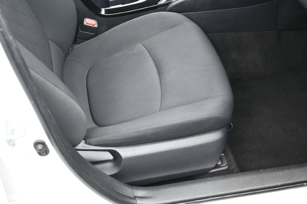 Used 2020 Toyota Corolla LE FWD image 11