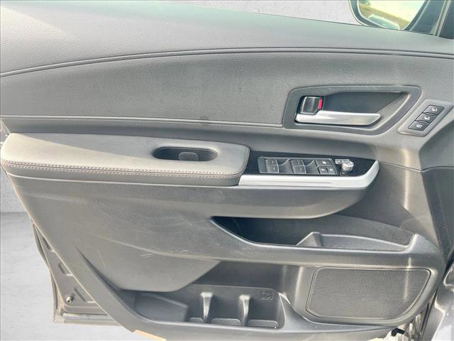 Used 2025 Toyota Sienna Platinum image 12