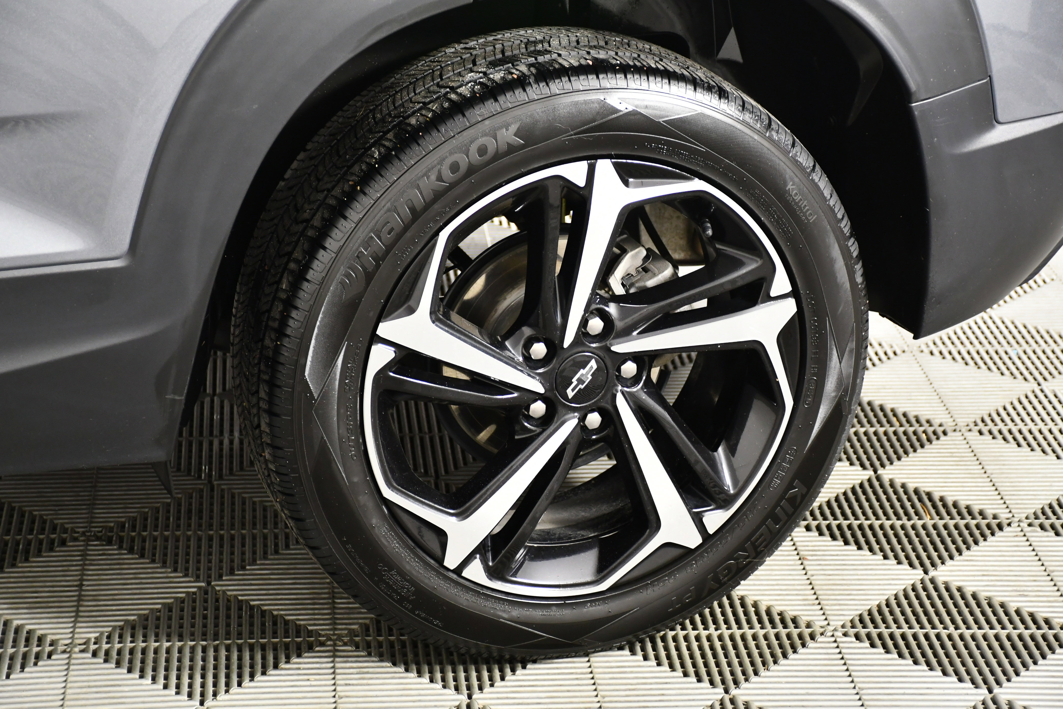 Used 2021 Chevrolet TrailBlazer RS w/ Sun and Liftgate Package image 52