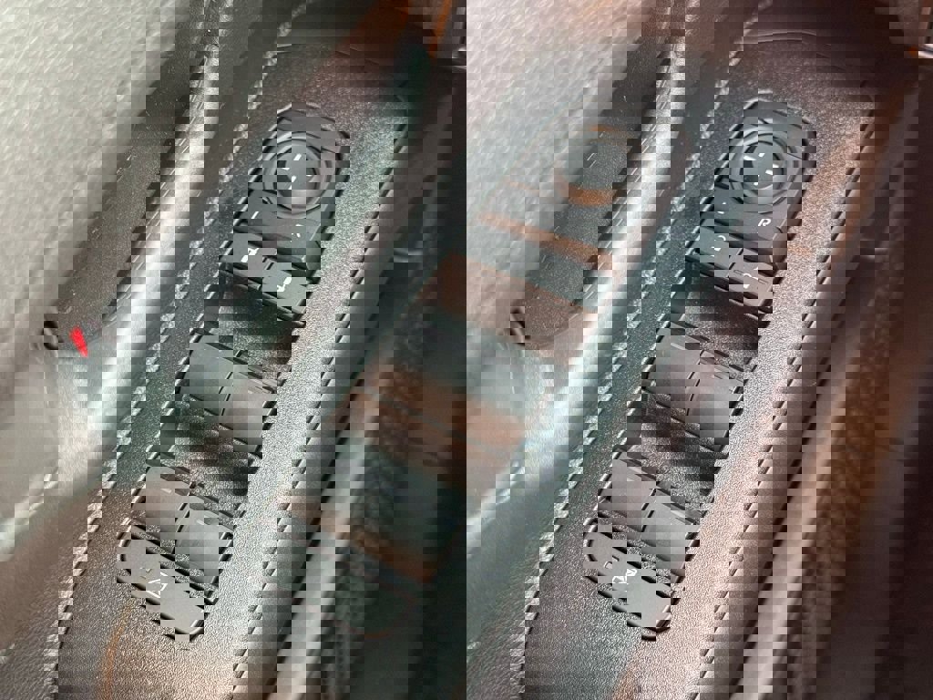 Certified 2025 Toyota 4Runner TRD Off-Road image 25