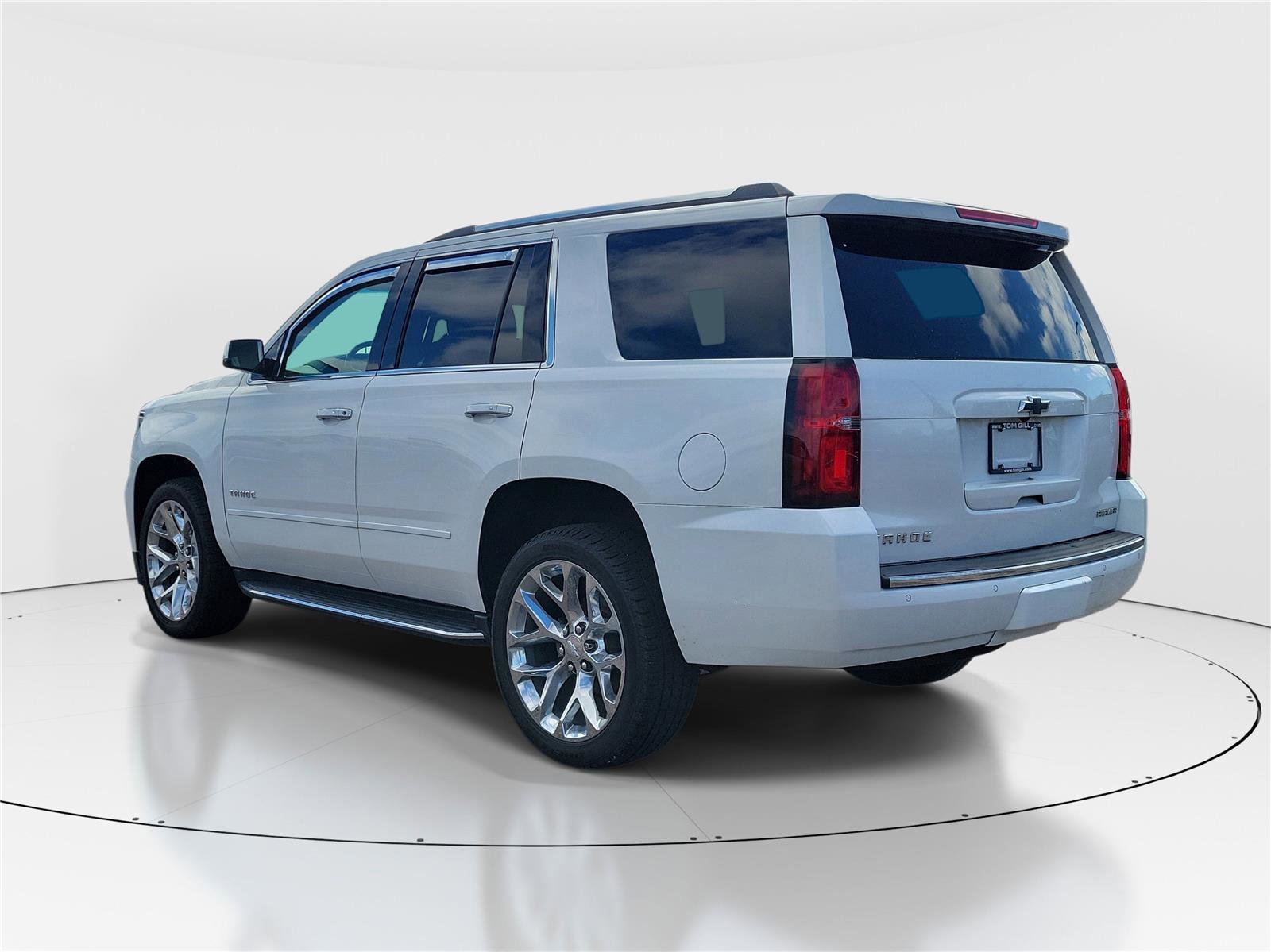 Used 2019 Chevrolet Tahoe Premier AWD/4WD image 3