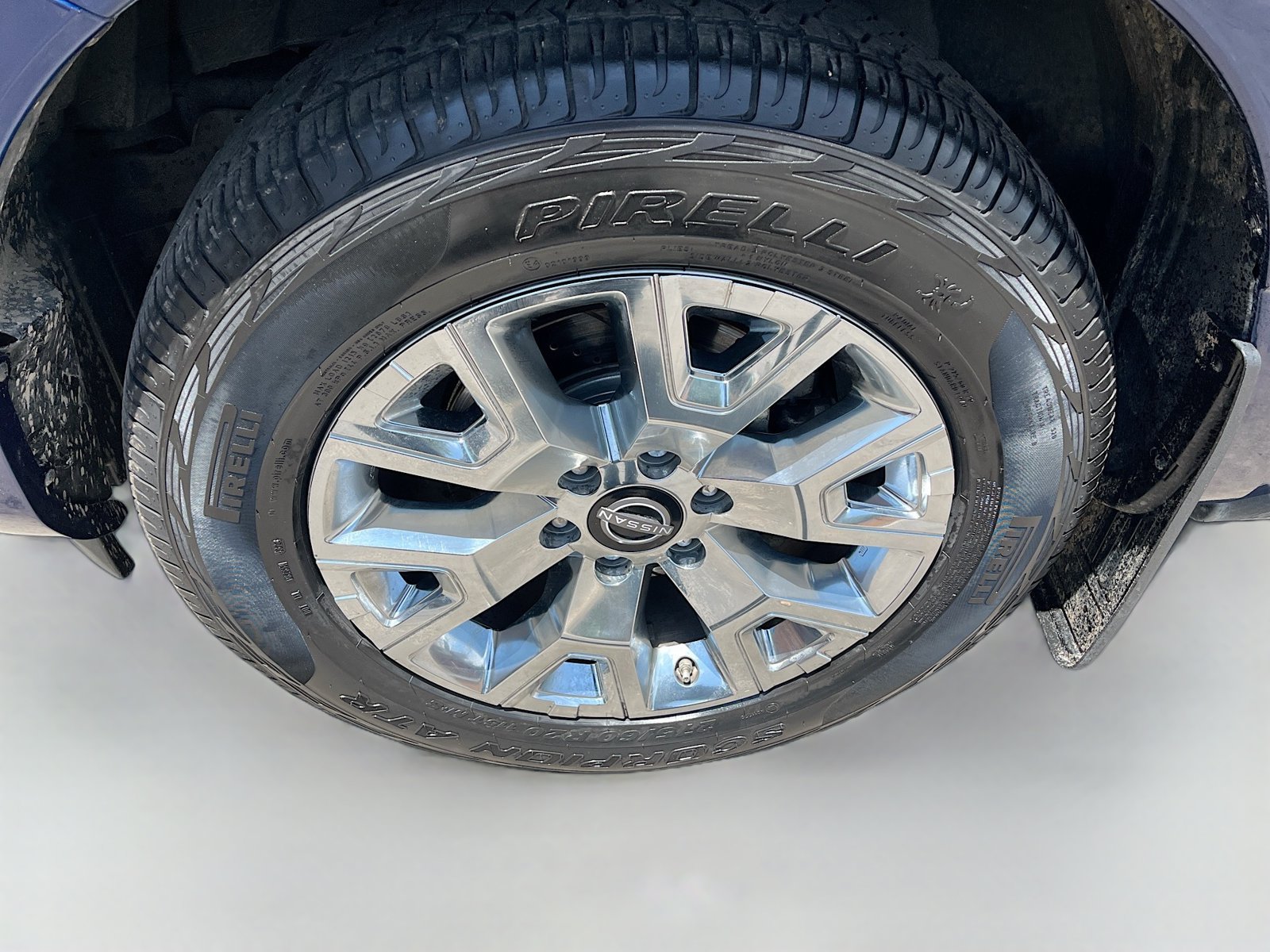 Used 2023 Nissan Titan SV w/ SV Convenience Package RWD image 29